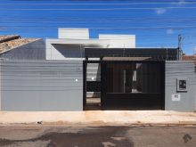 Casa grande com espaço de quintal para sua família