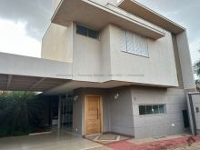 Sobrado em condomínio - novo - bem localizado