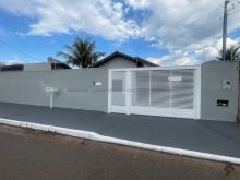 Casa com 3 quartos sendo 1 suíte