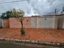 Casa com terreno 528m² - permuta condomínio Beta