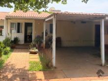 Casa com móveis - porteira fechada