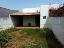 03 quartos e terreno grande