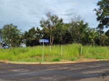 Terreno entre o Riviera e Lieu Unique