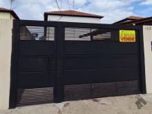 Apartamento térreo reformado - 02 quartos e uma área privativa