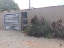 Casa com 3 dormitórios sendo 1 suíte com ar - 2 dormitórios