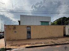 Imóvel com 3 casas individuais