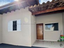 Casa com 2 quartos e cozinha americana