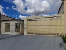 Sobrado Taveirópolis com quatro suítes e piscina