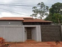 Casa com 3 quartos e piscina - terreno de 360 m²