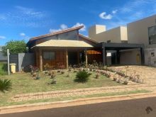 Casa térrea no condomínio Shalom