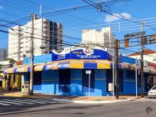 Salão de esquina - contendo várias repartições