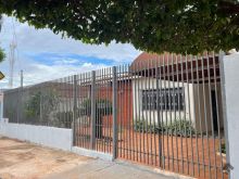 Casa térrea no bairro Centro - terreno amplo