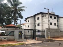 Apartamento no condomínio Parque dos Coqueiros