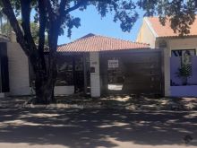 Amplo terreno e espaçosa - aceita veículo no negócio