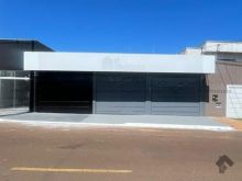 Imóvel comercial com placa solar