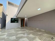 Casa com 03 quartos no bairro Coronel Antonino