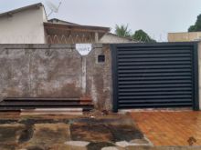 Casa com quintal grande