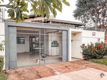 Casa com área gourmet próximo à lagoa