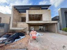Sobrado em fase final de obra