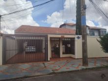 Ótima casa térrea - excelente localização