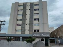Apartamento central com 2 quartos