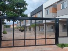 Sobrado em condomínio - atrás do Parque dos Poderes