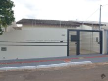 Térrea com 3 dormitórios - recém reformada