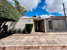 Casa com piscina e gourmet completo - Carandá Bosque