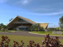 Casa térrea de esquina no Damha I