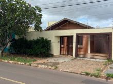 Casa térrea com amplo espaço