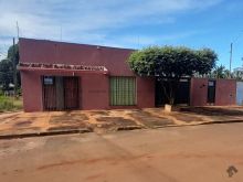 Casa térrea com salão comercial