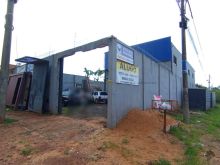 Galpão de esquina - 7,5m de pé direito
