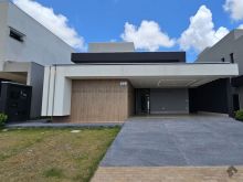 Belíssima casa térrea nova no Alphaville IV com 3 suítes - área gourmet - piscina aquecida