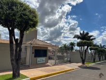 Sobrado em condomínio no Bela Vista