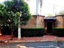 Casa charmosa de tijolo à vista