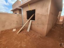 Casa grande com quintal e suíte