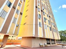 Apartamento todo reformado - 1 suíte e 2 quartos com manobrista