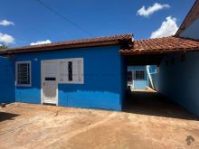 Casa com 3 quartos - sendo 1 suíte