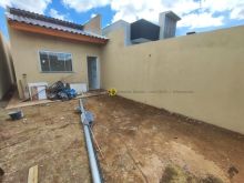 Casa com espaço aberto - arejado e suíte