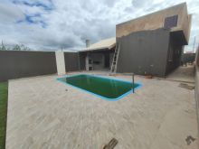 Casa moderna - grande e com piscina
