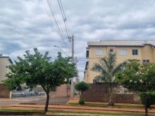 Apartamento segundo andar nascente