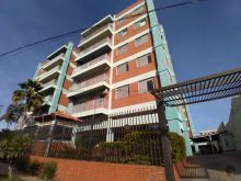 Apartamento com 3 quartos e 2 garagens