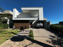 Casa térrea com 3 suítes no Alphaville IV