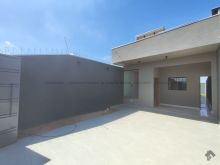 03 quartos e terreno grande