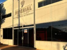 Salão comercial com mezanino - banheiros e salas