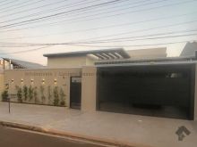 Casa com 3 suítes e piscina aquecida no Rita Vieira