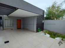 Casa com três suítes - piscina e espaço gourmet