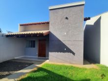 Linda casa com suíte - rua asfaltada