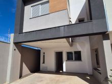 Sobrado em condomínio 1 suíte e 2 quartos