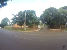 Área comercial com escritórios e galpões